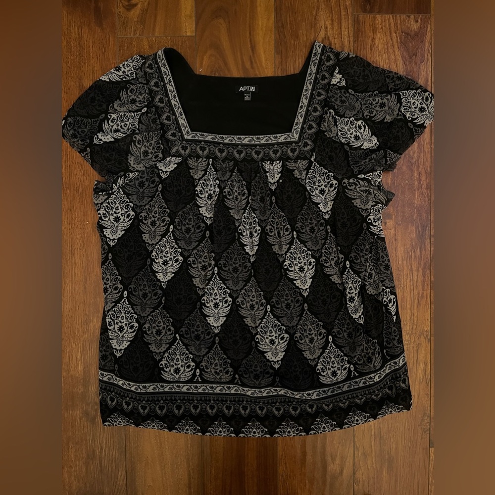 Apt 9 Short Sleeve Top